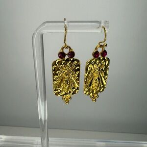 Stunning Gold Bee Drop Earrings with Purple Stones 🐝